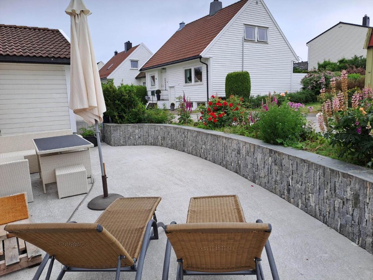 Apartment Tryms Vei 20A - Stor Leilighet Kristiansand Ngoại thất bức ảnh